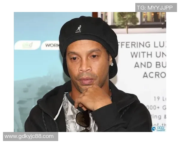 彩泥艺术创作足球巨星小罗形象的制作与技巧解析